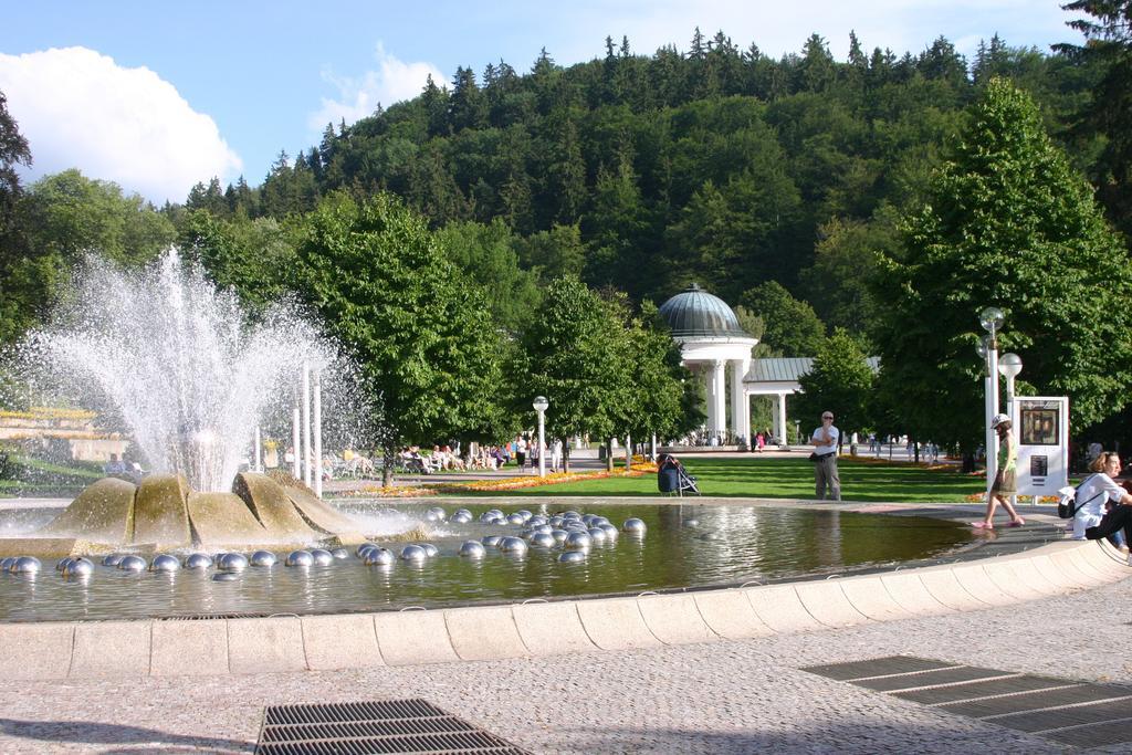 Penzion Speedway Марианске-Лазне Экстерьер фото